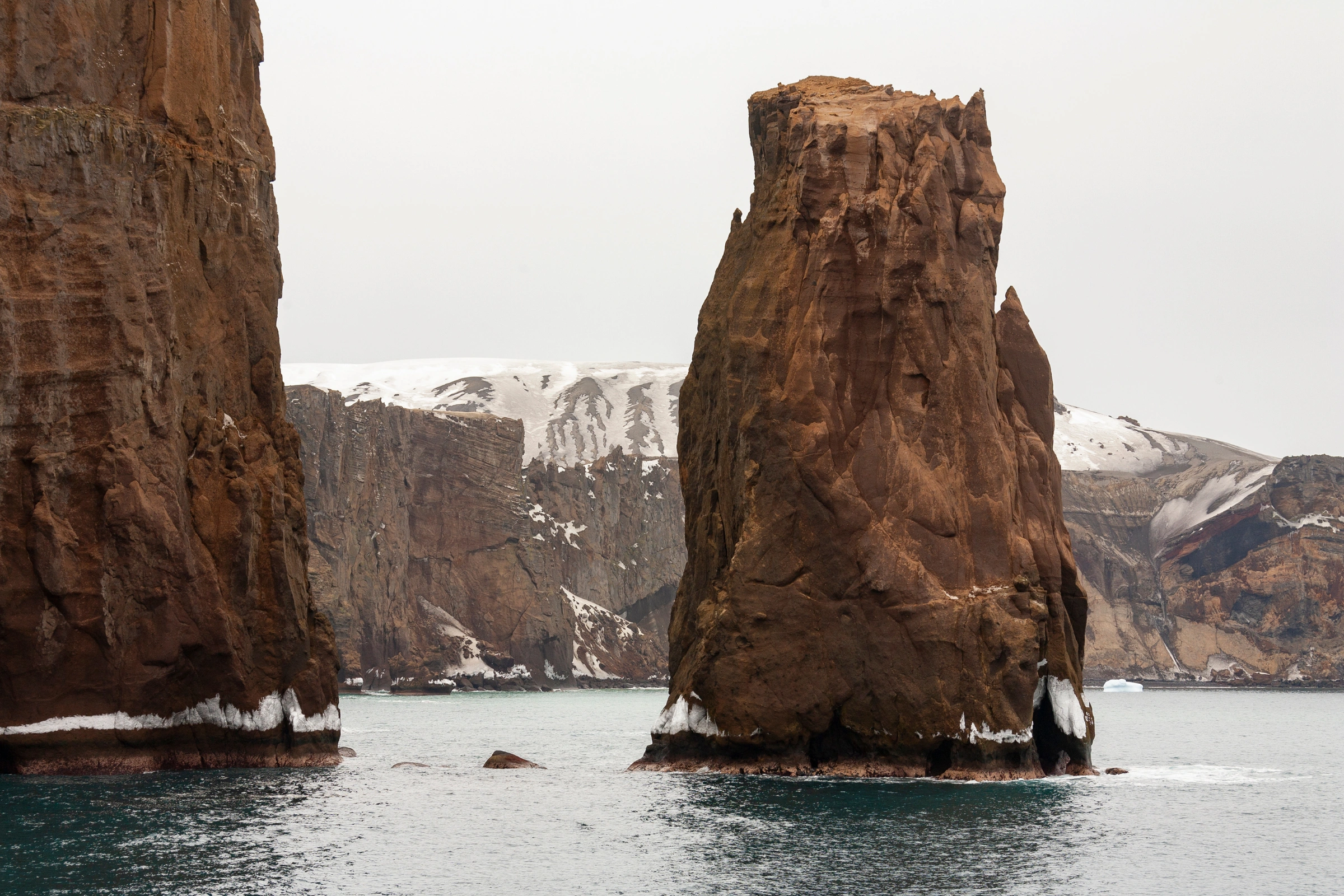 Deception_Island,_South_Shetland_Islands[1].webp